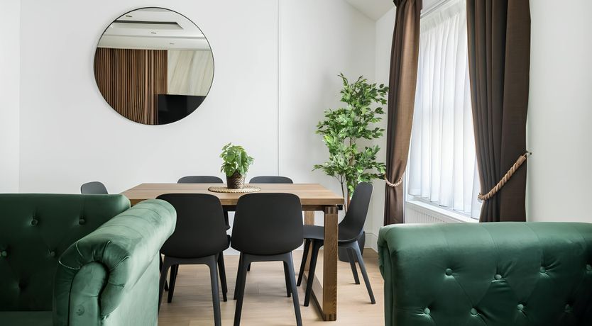 Photo of Emerald & Teak