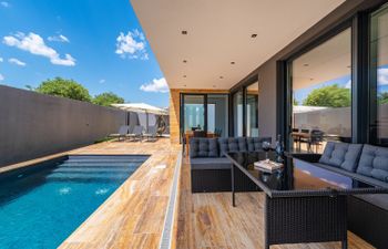 Harmony Hillside Holiday Home