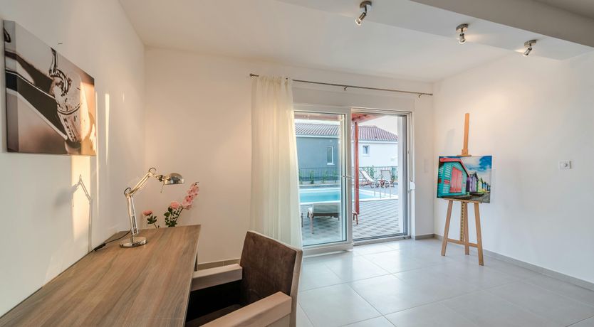 Photo of Dogwood Manor