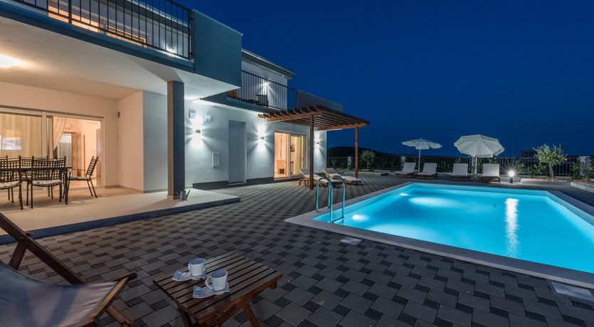 Photo of Dogwood Manor