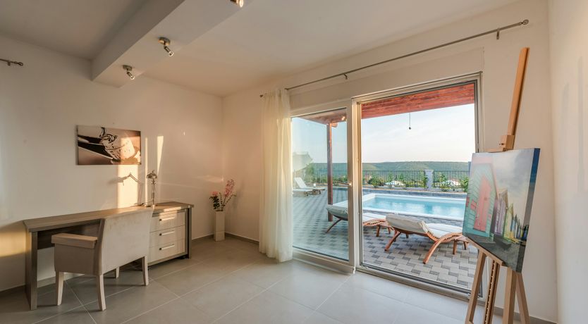 Photo of Dogwood Manor