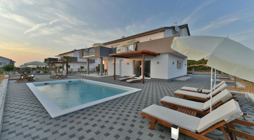 Photo of Dogwood Manor