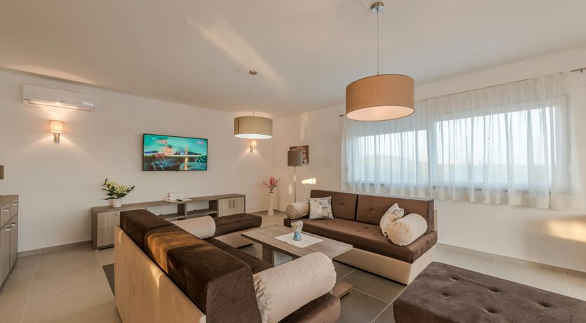 Photo of Dogwood Manor