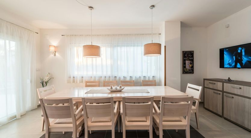 Photo of Dogwood Manor