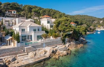 Harborview Retreat Holiday Home