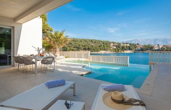 Harborview Retreat Holiday Home