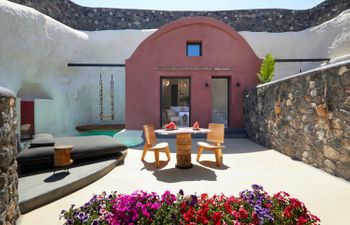Enchanting Cave Retreat Villa