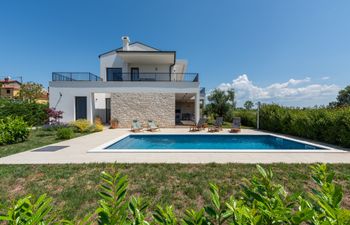 Zen Gardens Holiday Home