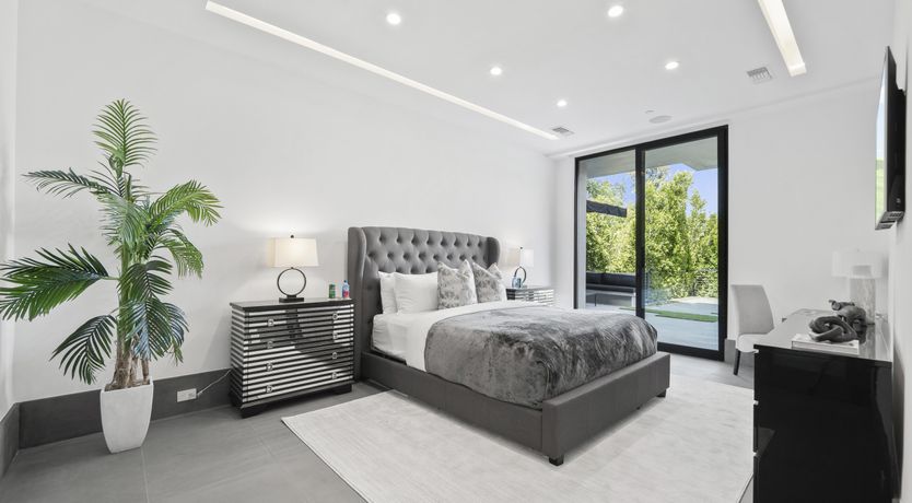 Photo of The Moon Canyon