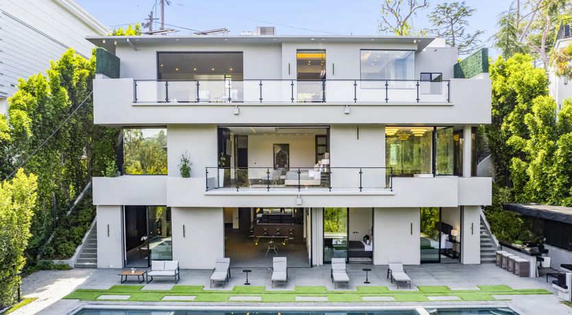 Photo of The Moon Canyon