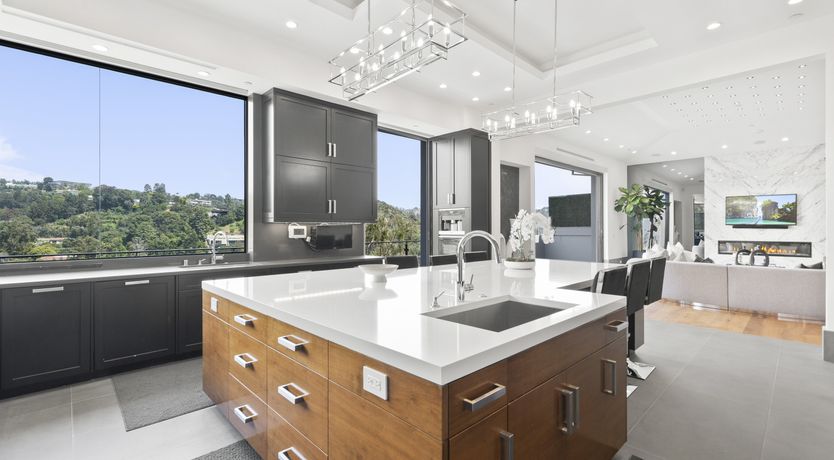 Photo of The Moon Canyon