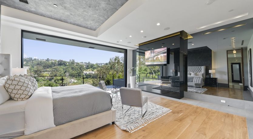 Photo of The Moon Canyon