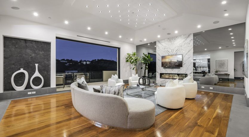 Photo of The Moon Canyon