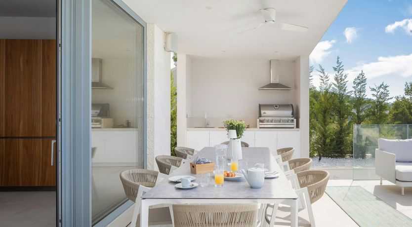 Photo of Luxury Seaside Retreat