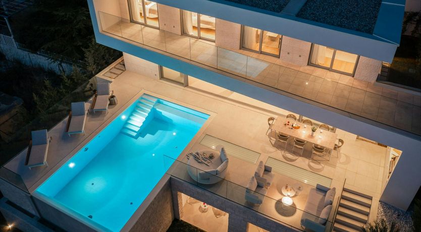 Photo of Luxury Seaside Retreat