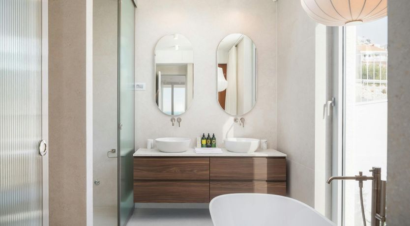 Photo of Luxury Seaside Retreat