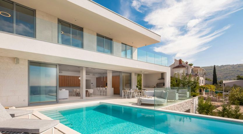 Photo of Luxury Seaside Retreat