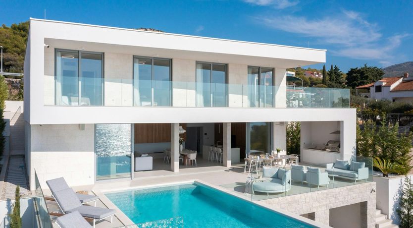 Photo of Luxury Seaside Retreat