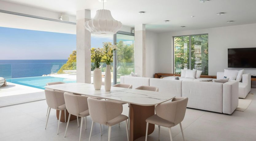 Photo of Luxury Seaside Retreat