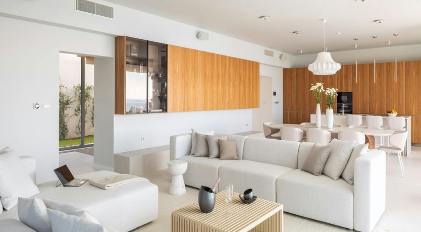 Photo of Luxury Seaside Retreat