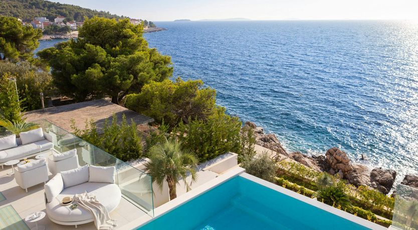 Photo of Luxury Seaside Retreat