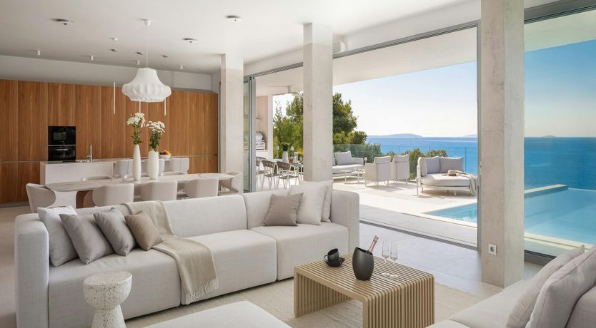 Photo of Luxury Seaside Retreat