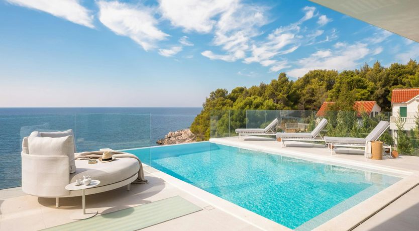 Photo of Luxury Seaside Retreat