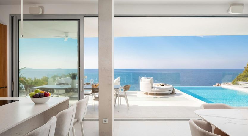 Photo of Luxury Seaside Retreat