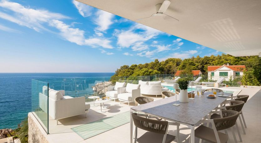 Photo of Luxury Seaside Retreat