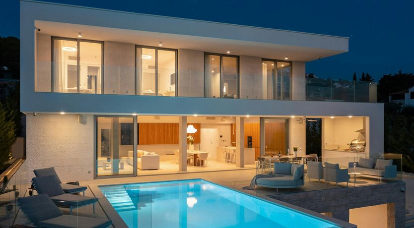 Photo of Luxury Seaside Retreat