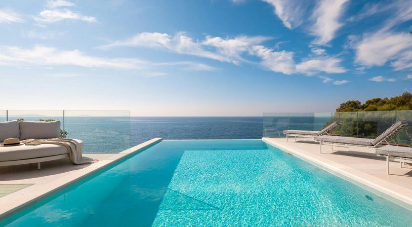 Photo of Luxury Seaside Retreat