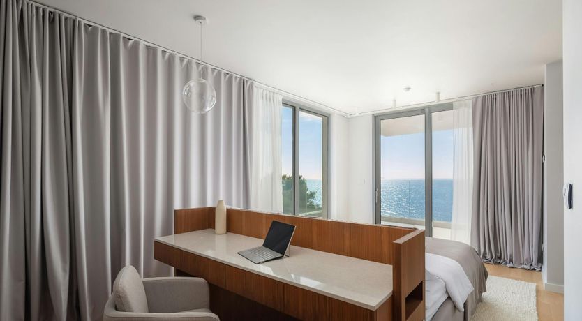 Photo of Luxury Seaside Retreat