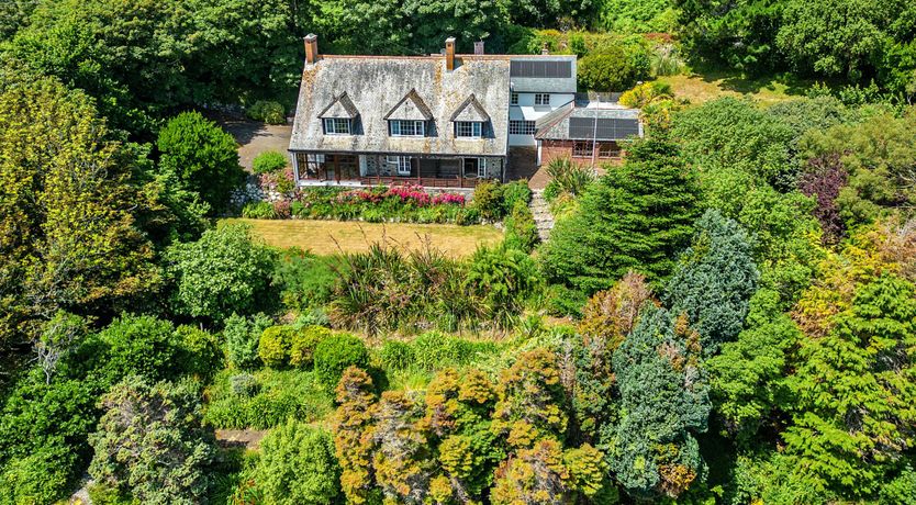 Photo of Clifftop Charm