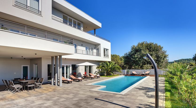 Photo of Medulin Charm