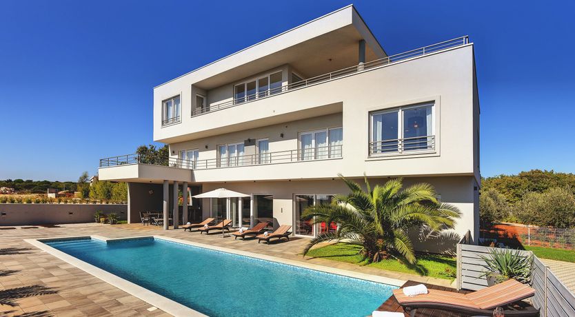 Photo of Medulin Charm