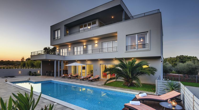 Photo of Medulin Charm