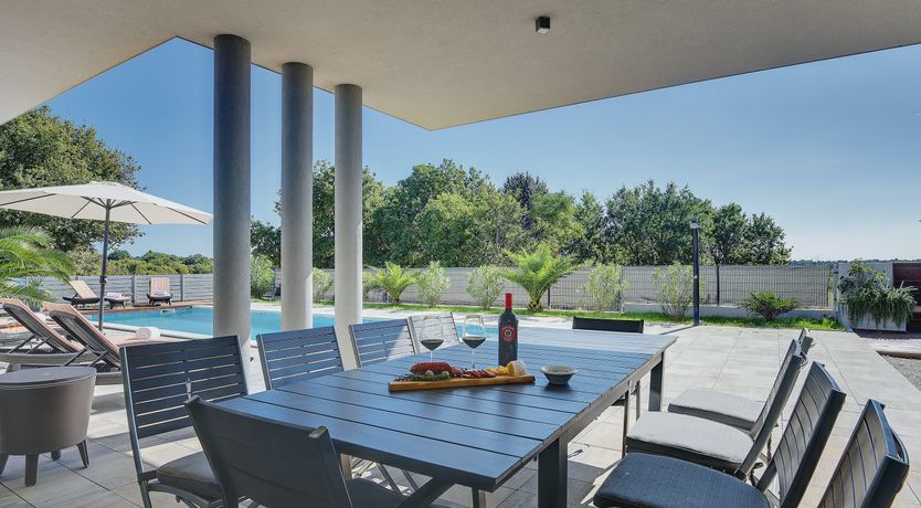 Photo of Medulin Charm