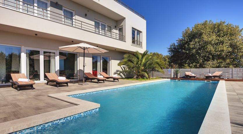 Photo of Medulin Charm