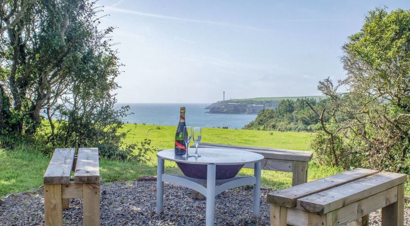 Photo of Serenity Shepherd's Hut