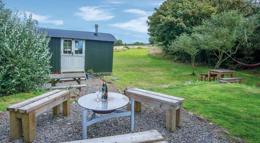 Photo of Serenity Shepherd's Hut