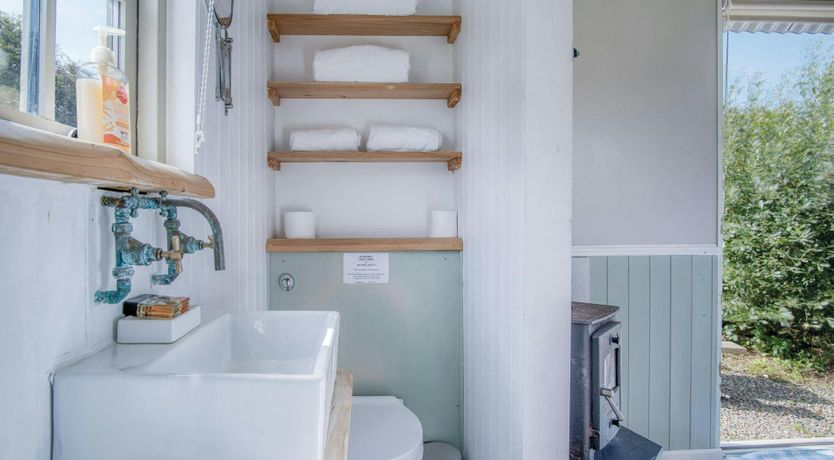 Photo of Serenity Shepherd's Hut