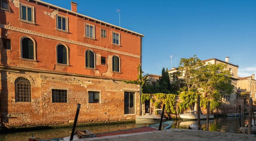 Photo of Venetian Chic