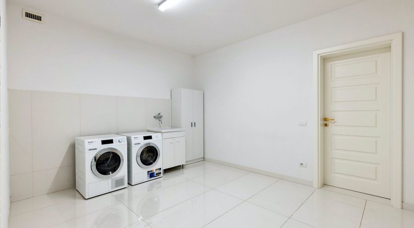 Photo of Marble Manor