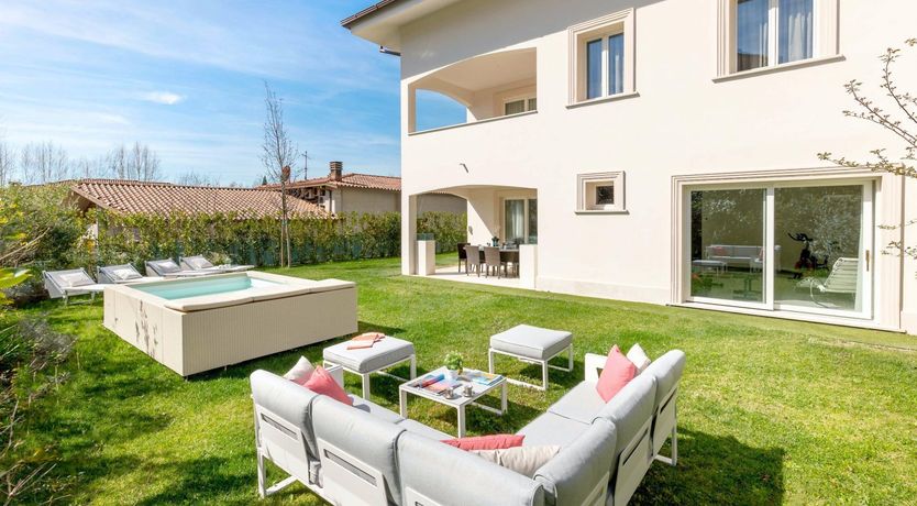 Photo of Marble Manor