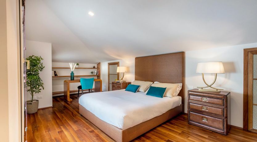 Photo of Marble Manor