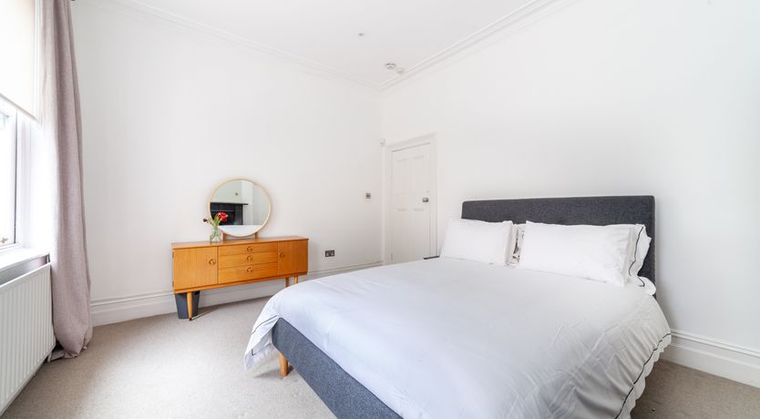 Photo of Angel Minimalism