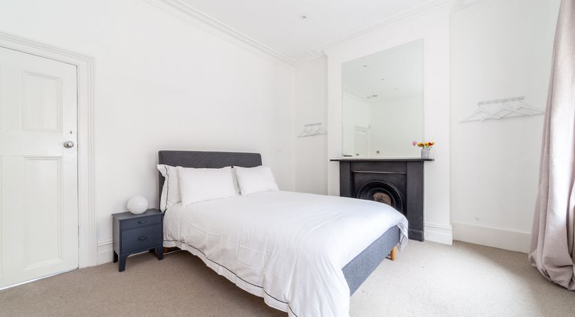 Photo of Angel Minimalism