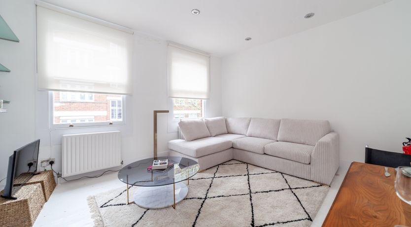 Photo of Angel Minimalism