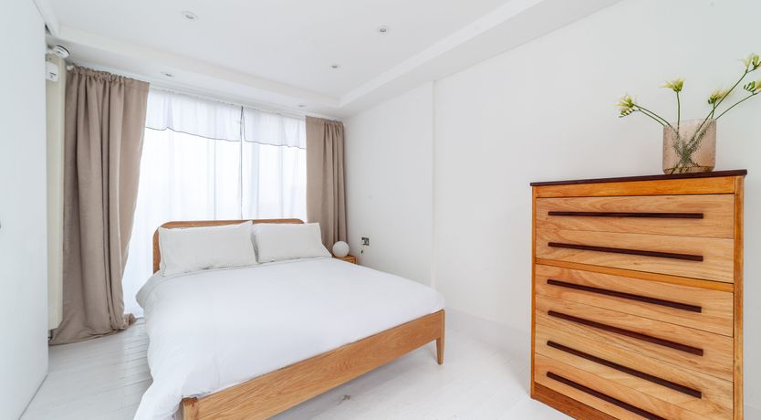 Photo of Angel Minimalism