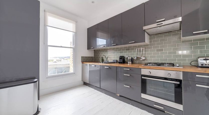 Photo of Angel Minimalism